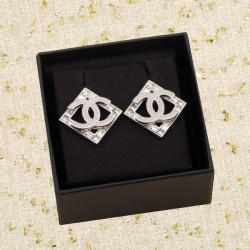 The key to fashion style Earrings 2023SS CHANEL CHANEL